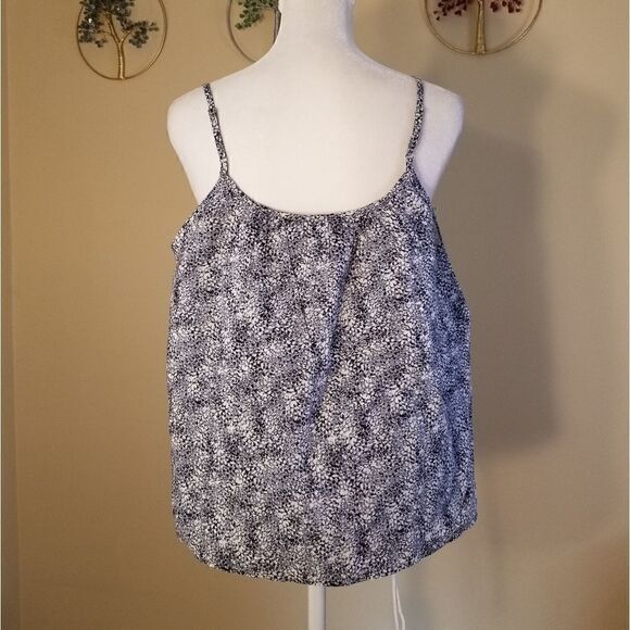 NWT! Banana Republic Blue White Mottled Print Scalloped Ruffle Tank Petite Small - Picture 3 of 9